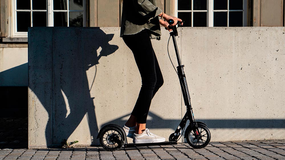 Двухколесный самокат Micro Metropolitan Deluxe Black
