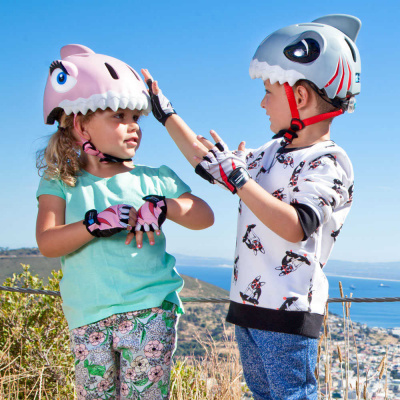 Шлем CrazySafety Розовая акула и Белая акула