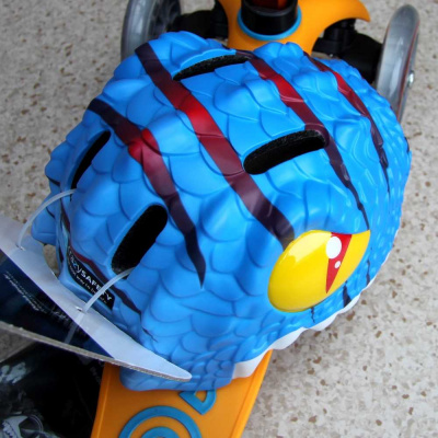 Шлем CrazySafety Синий дракон естественное освещение